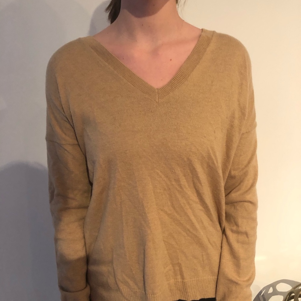 Gap v neck sweater